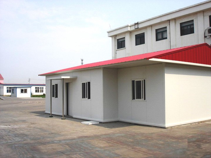 PREFABRICATED STEEL STRUCTURE MODULAR HOUSE.jpg